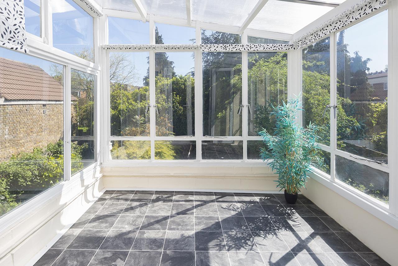 Stylish Modern By Kasar Stays Gillingham  Exterior photo